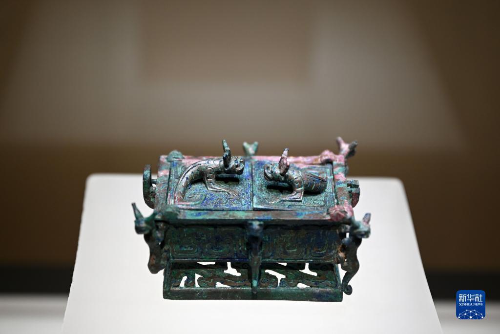 问鼎app下载